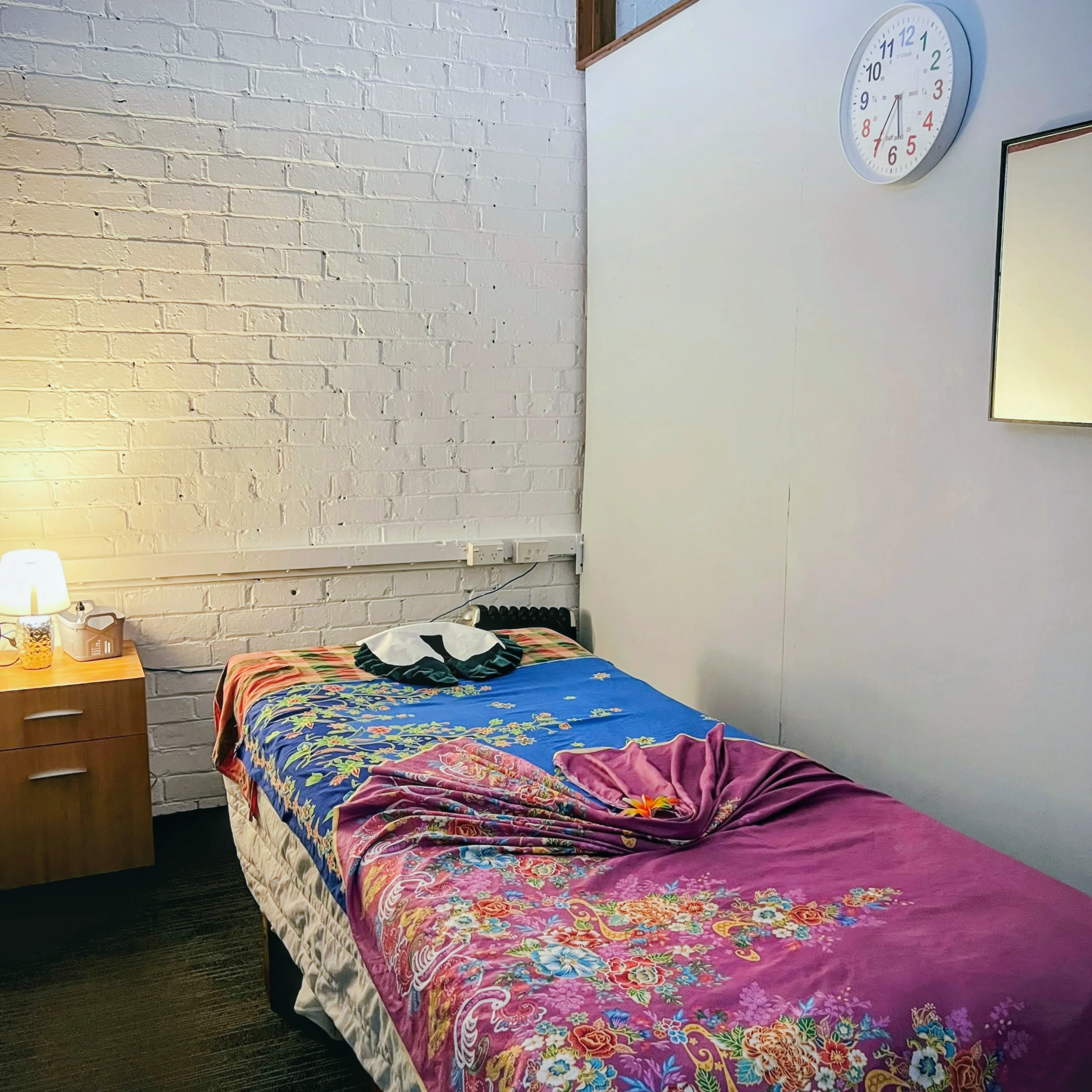 Massage treatment room at Tara Thai Massage in Mount Albert, Auckland, featuring a prepared massage bed in a calm and relaxing setting.